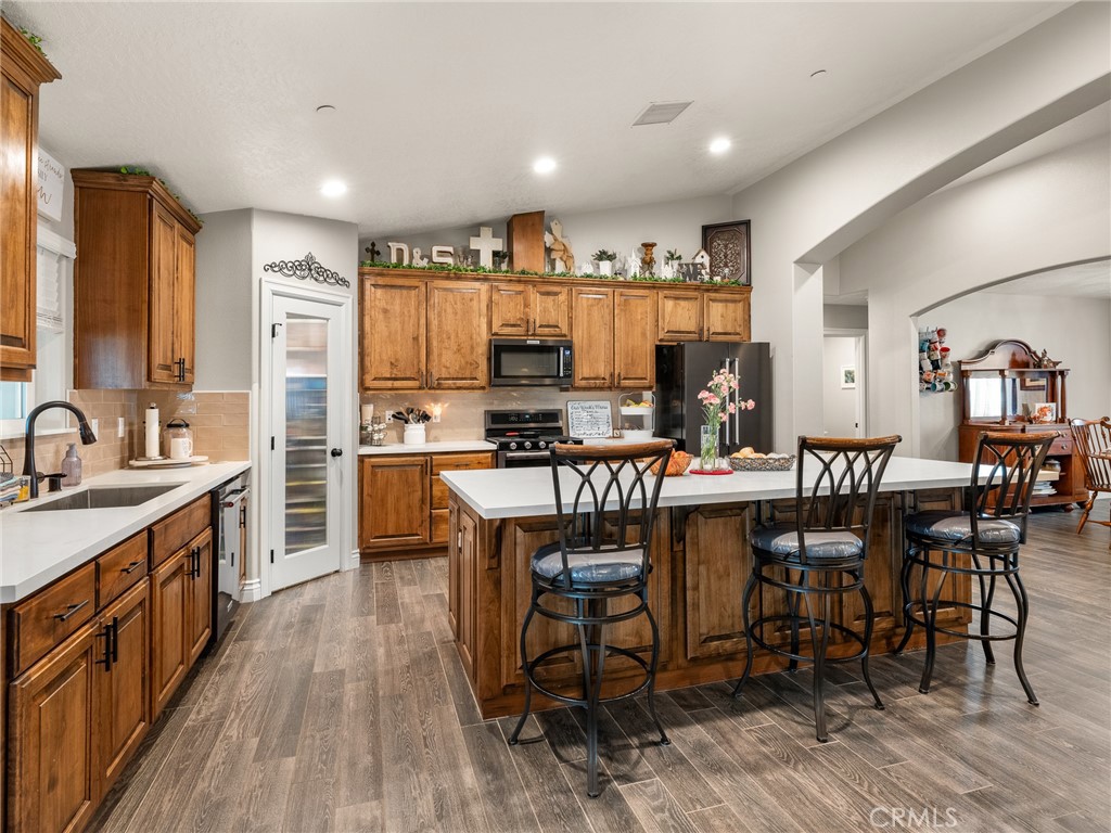 15620 Erie Road Property Photo 8