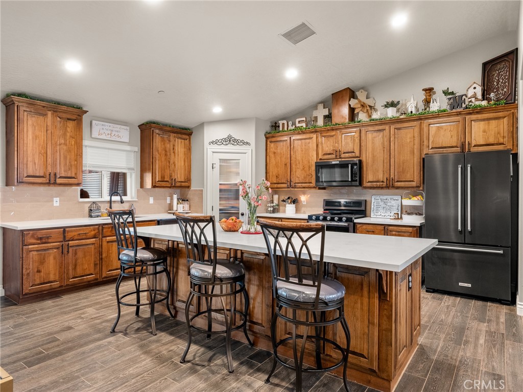 15620 Erie Road Property Photo 14