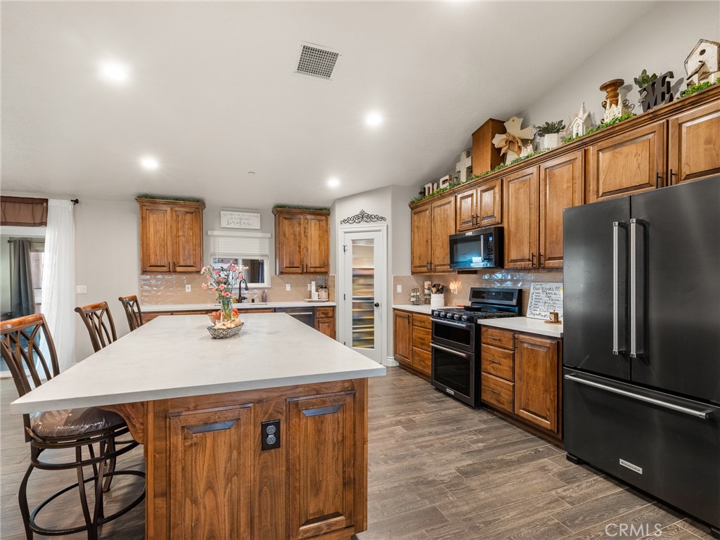 15620 Erie Road Property Photo 17