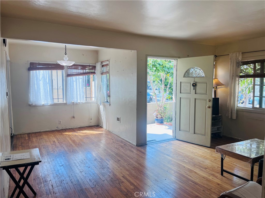 4130 Redwood Avenue Property Photo 7
