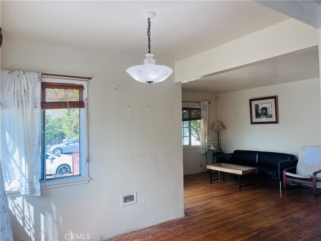 4130 Redwood Avenue Property Photo 8
