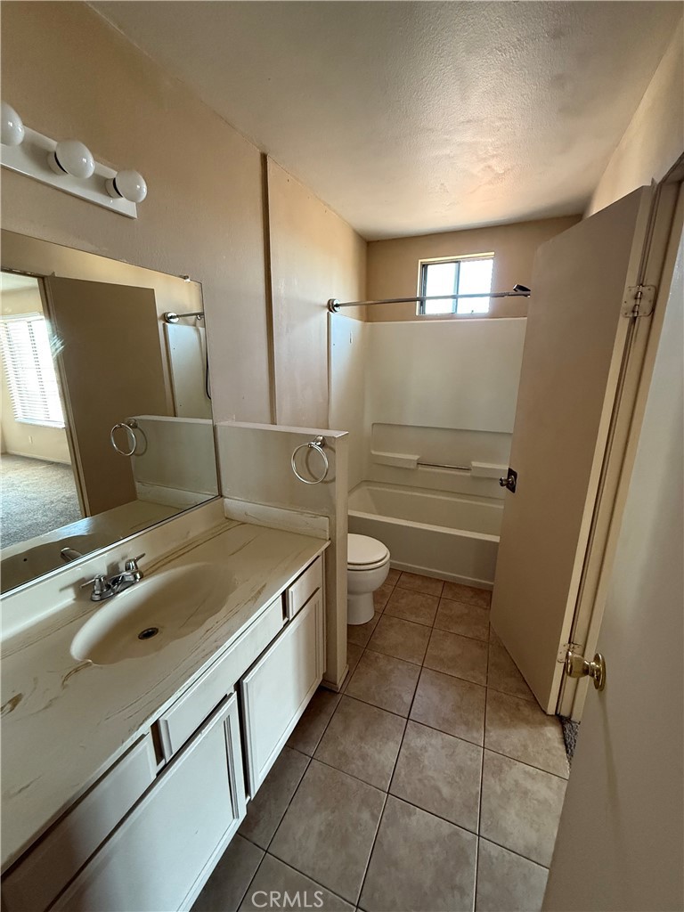 2260 E Ave Q4 Property Photo 9