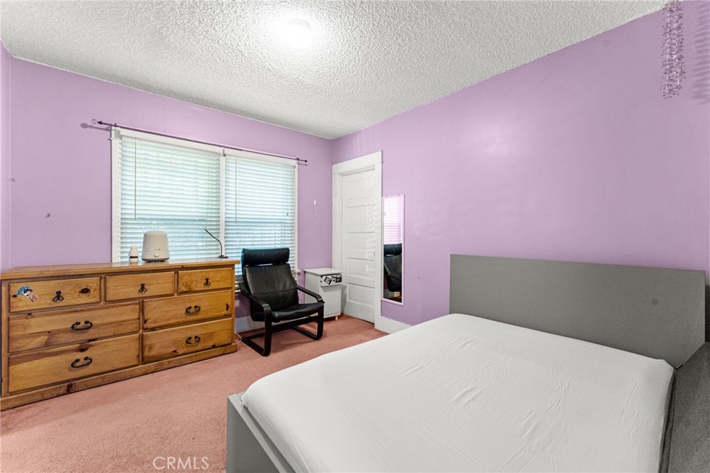 1059 N Wilton Place Property Photo 6