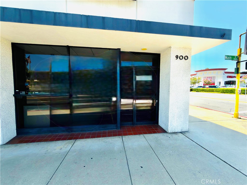 900 E Main Property Photo 1
