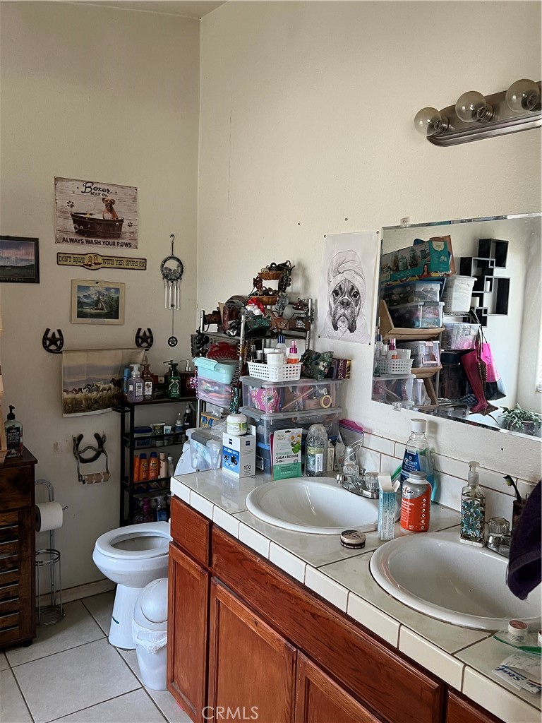 2825 Del Rosa Road Property Photo 12
