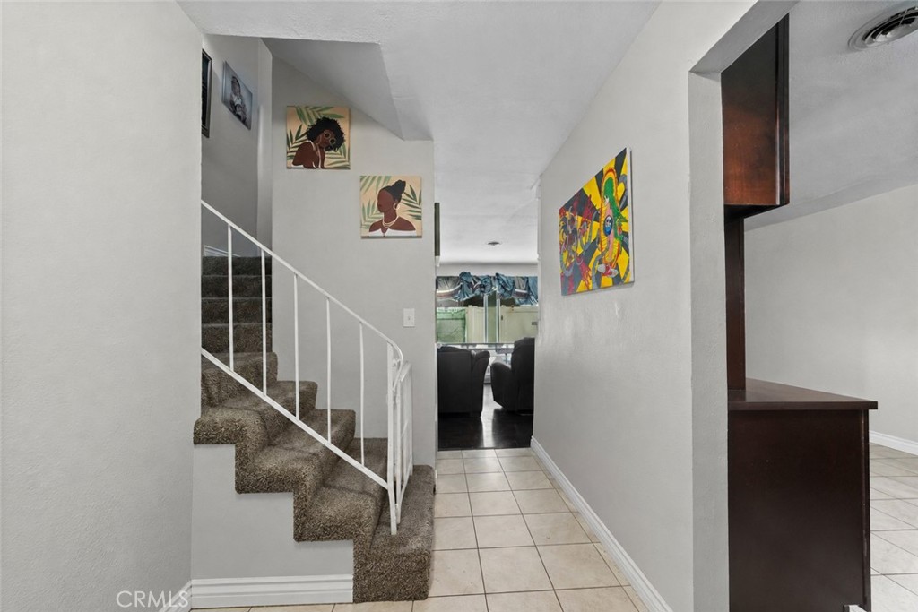 698 E 5th Street Property Photo 3
