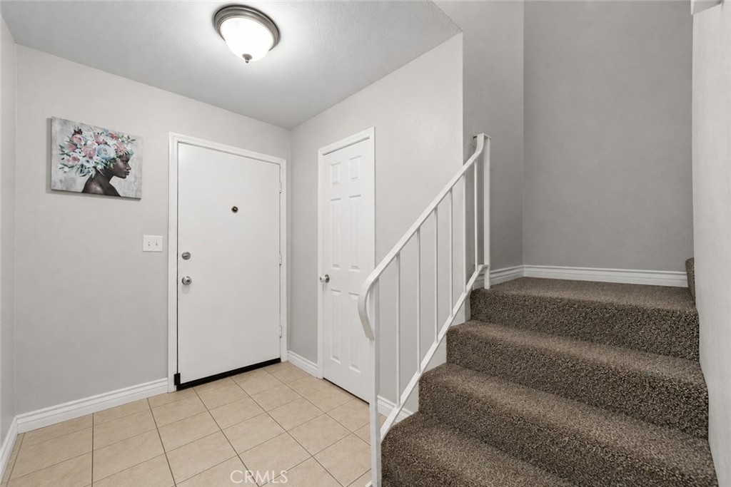 698 E 5th Street Property Photo 5
