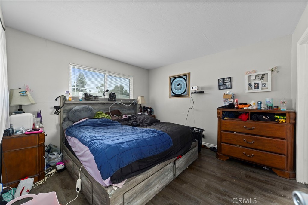 698 E 5th Street Property Photo 14
