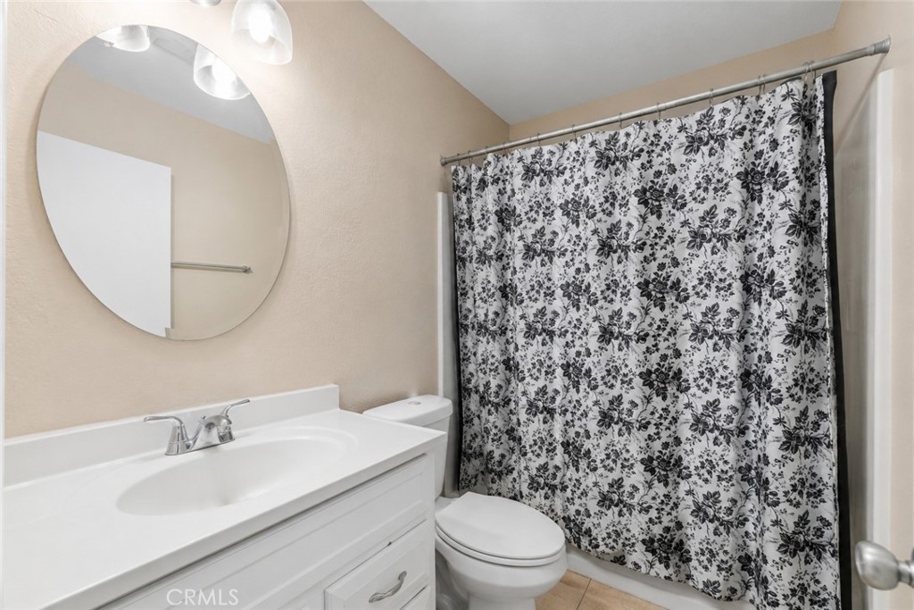 698 E 5th Street Property Photo 15