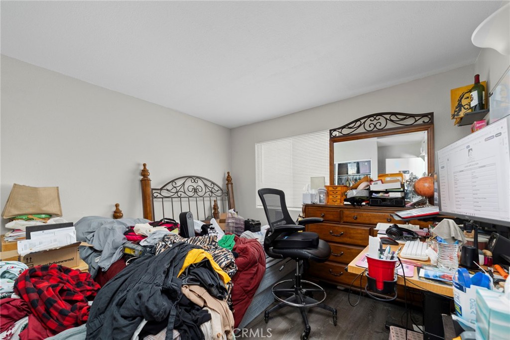 698 E 5th Street Property Photo 18
