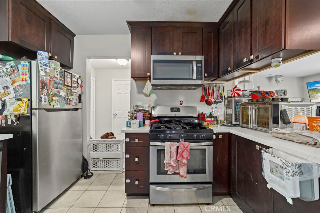 698 E 5th Street Property Photo 39