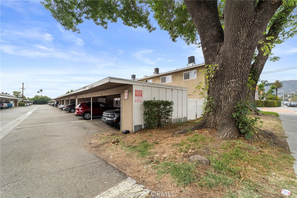 698 E 5th Street Property Photo 43
