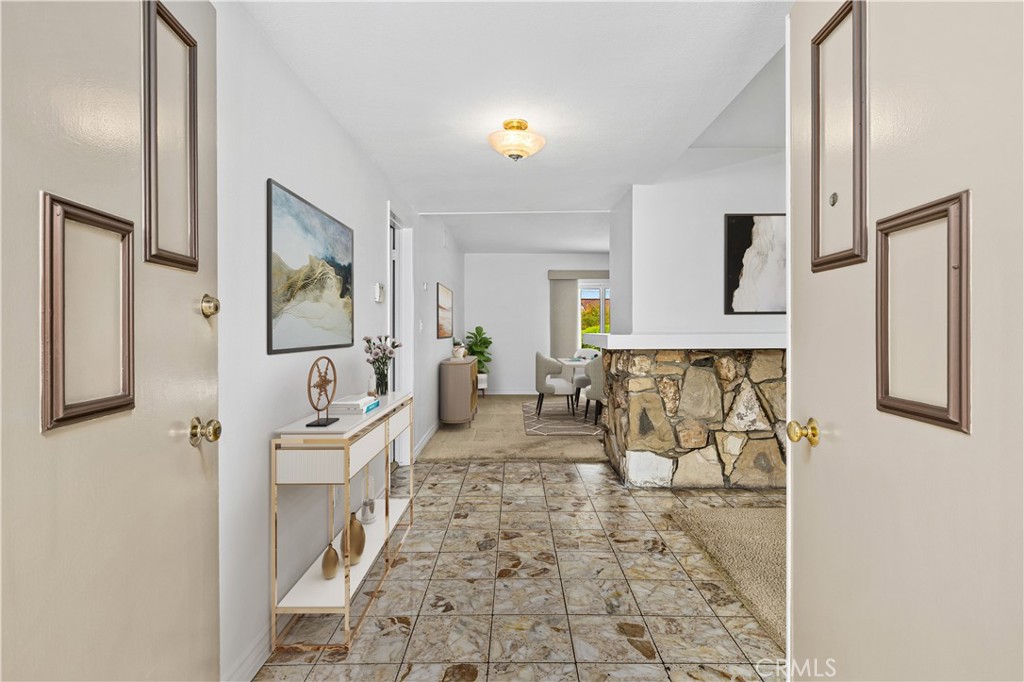 102 W Monterrey Drive Property Photo 8