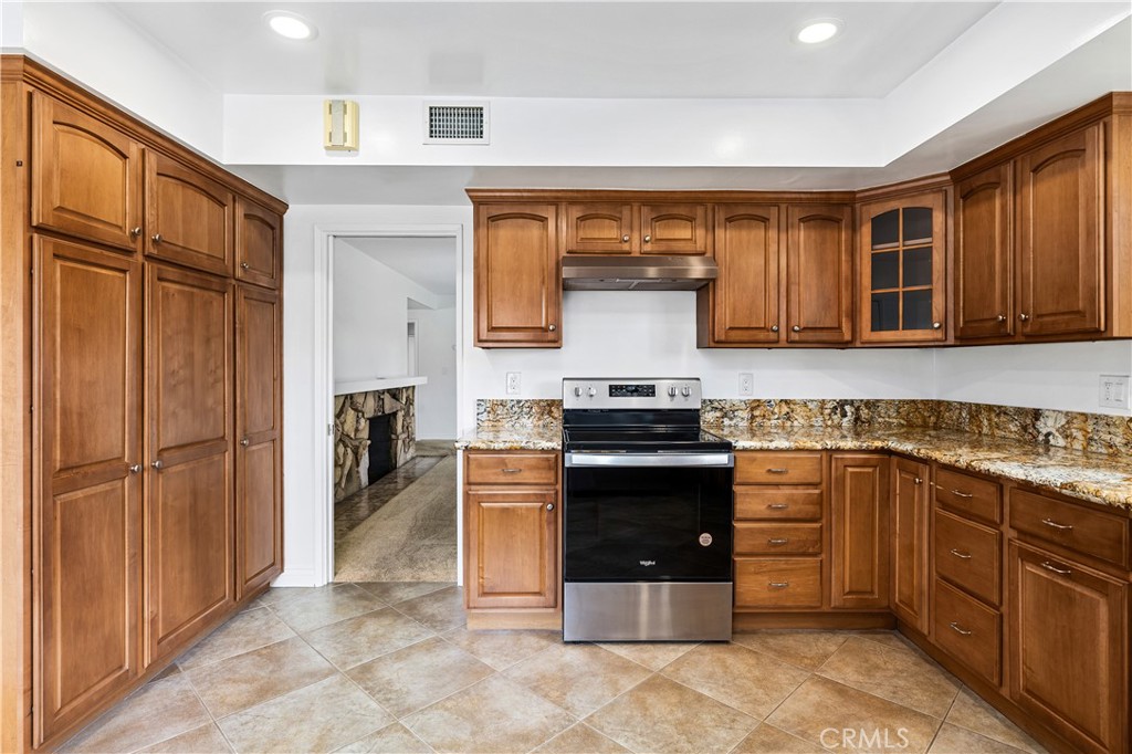 102 W Monterrey Drive Property Photo 18