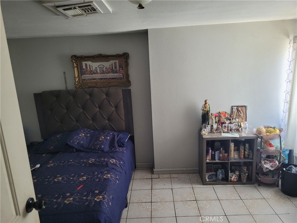 17746 Merrill Property Photo 4