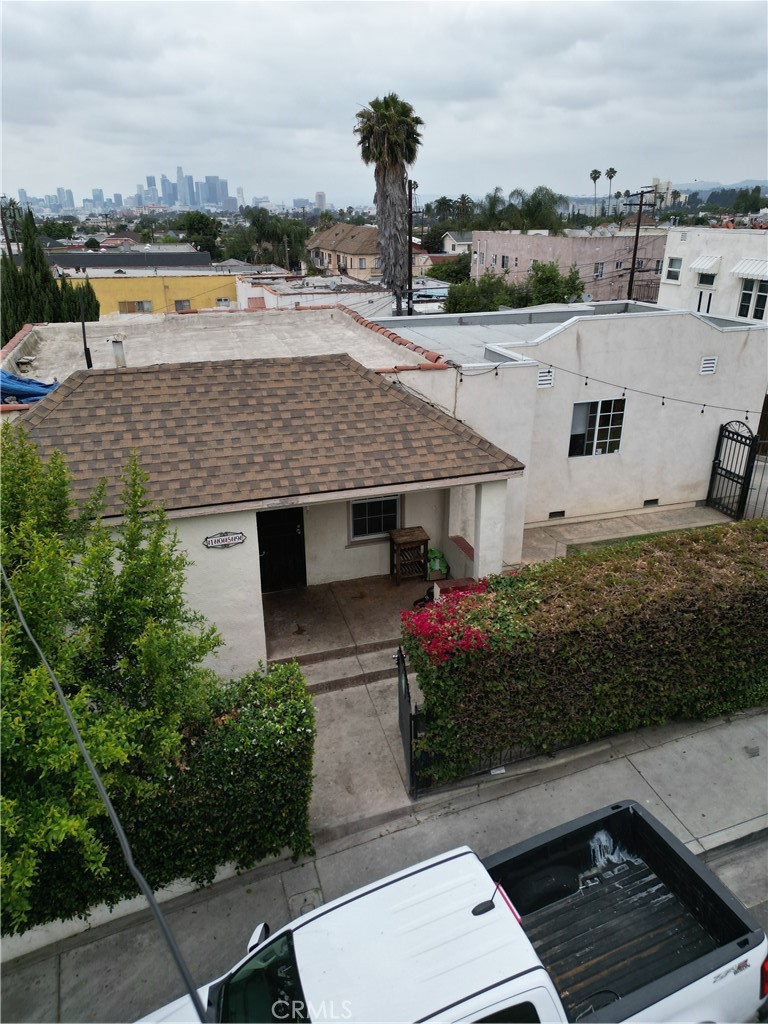 1059 N Hicks Ave Property Photo 3