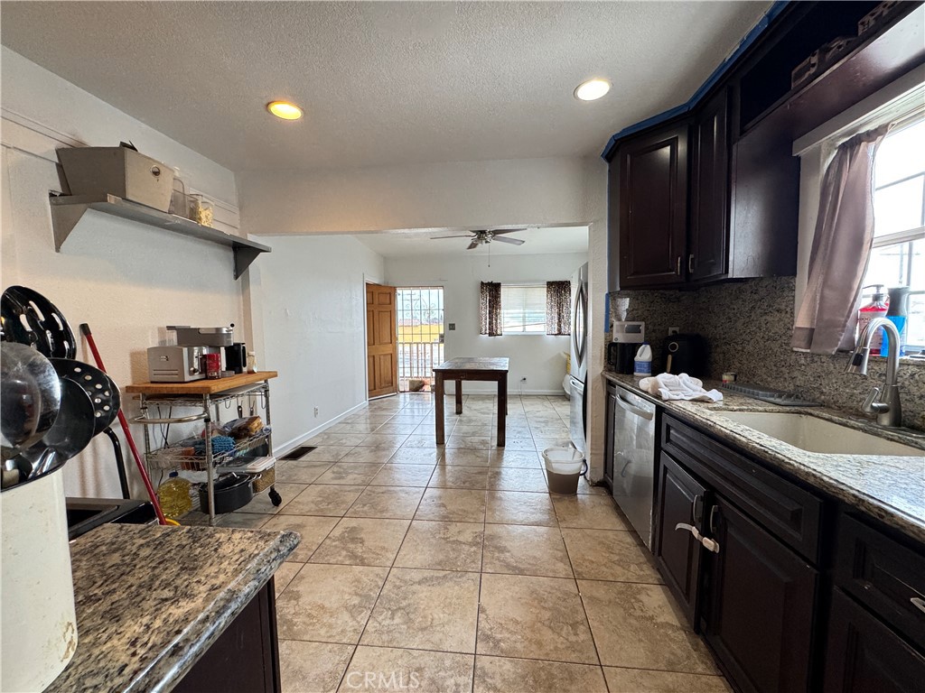 1059 N Hicks Ave Property Photo 11