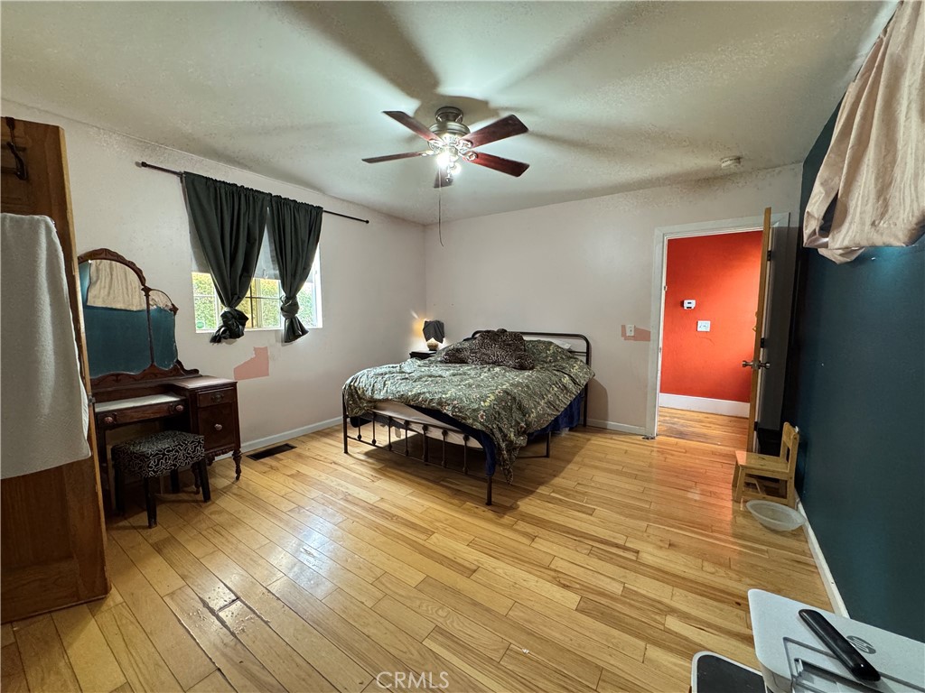 1059 N Hicks Ave Property Photo 13