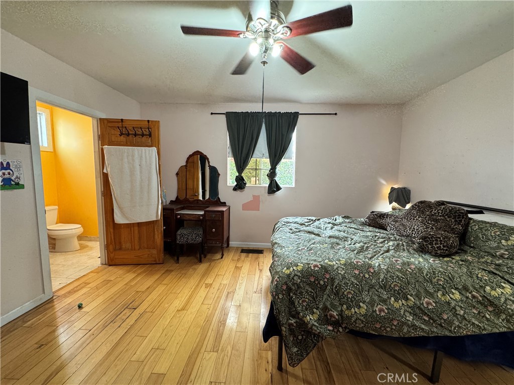 1059 N Hicks Ave Property Photo 14