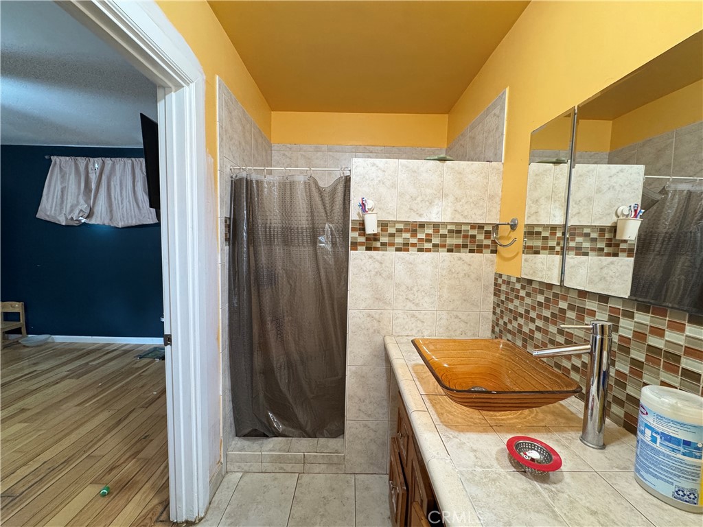 1059 N Hicks Ave Property Photo 16