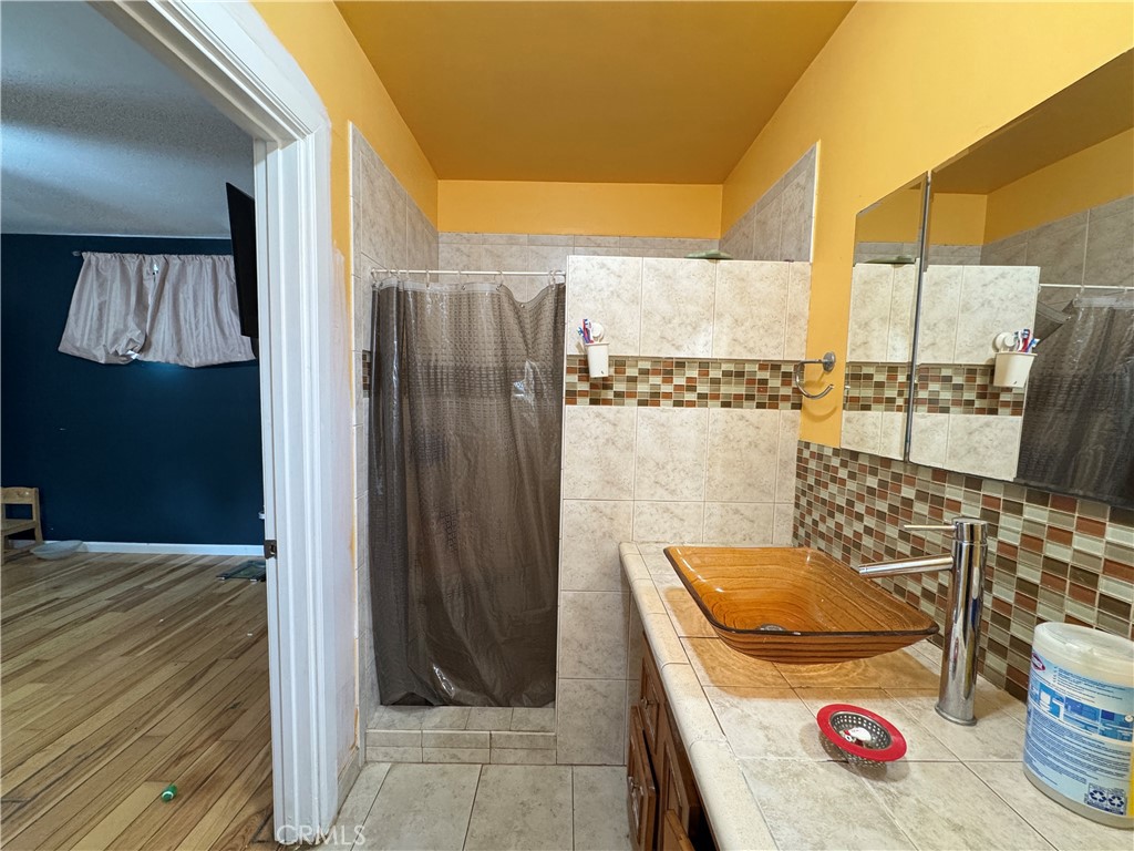 1059 N Hicks Ave Property Photo 16