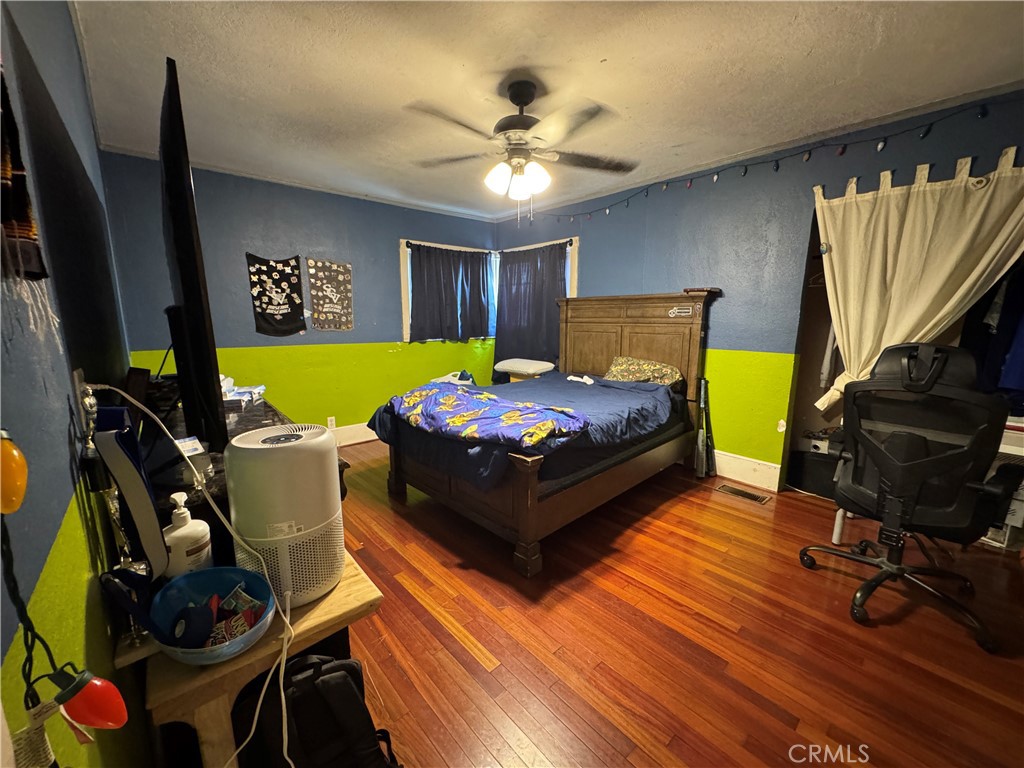 1059 N Hicks Ave Property Photo 17