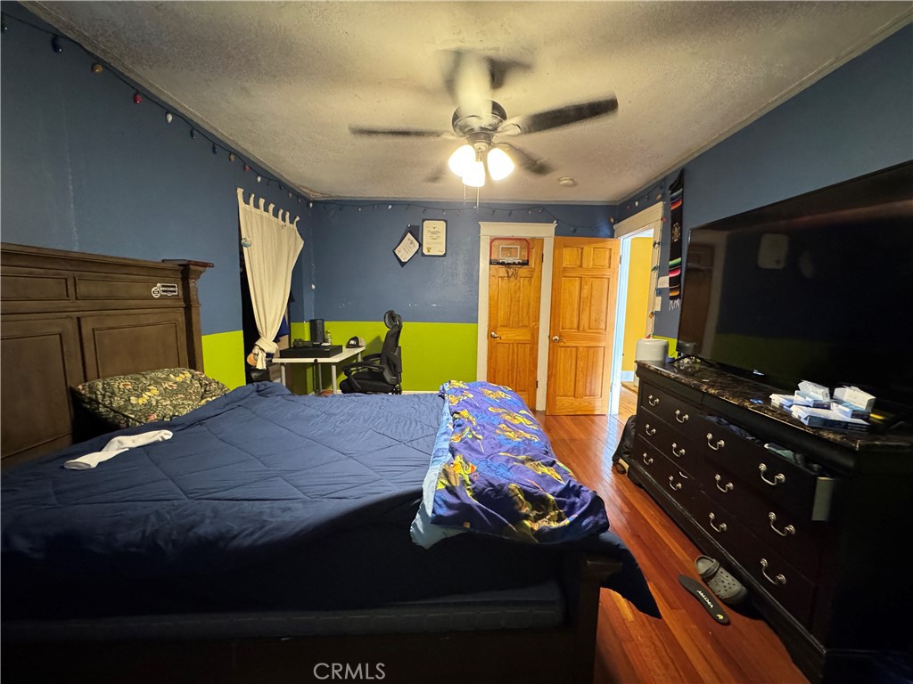 1059 N Hicks Ave Property Photo 18