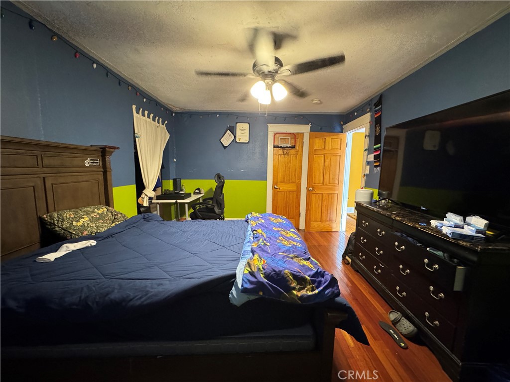 1059 N Hicks Ave Property Photo 18