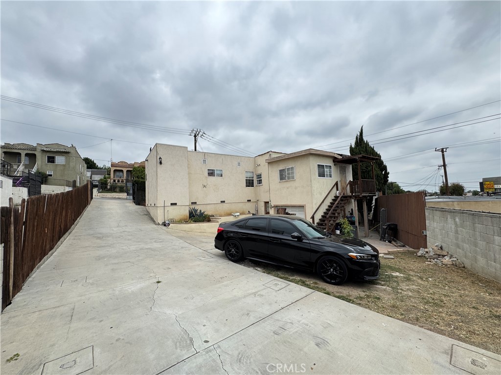 1059 N Hicks Ave Property Photo 25