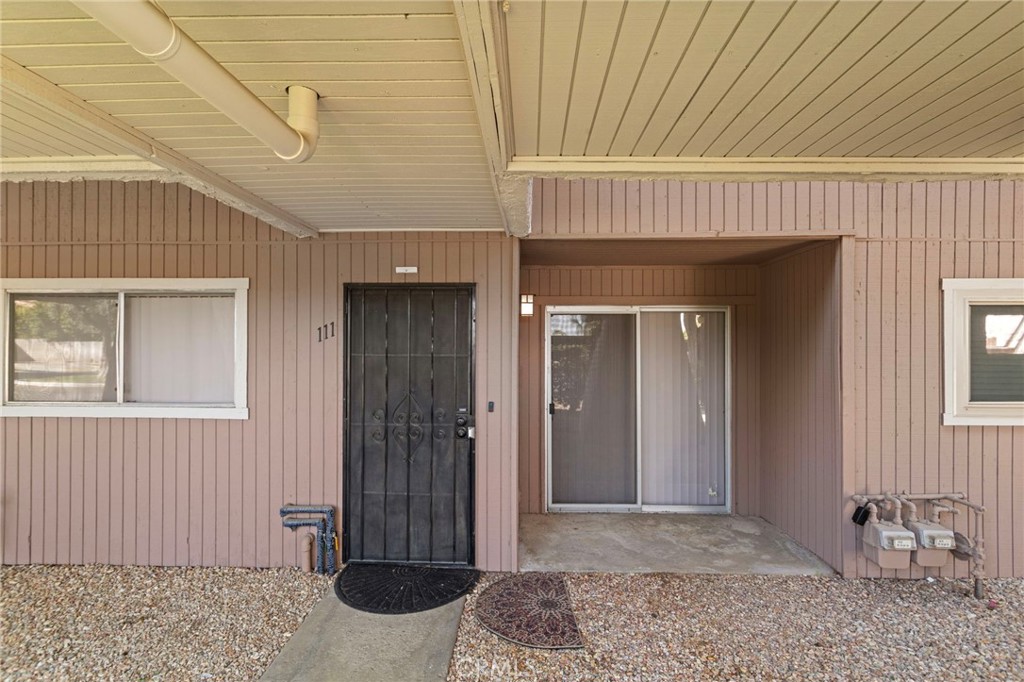 575 N Villa Court Property Photo 2