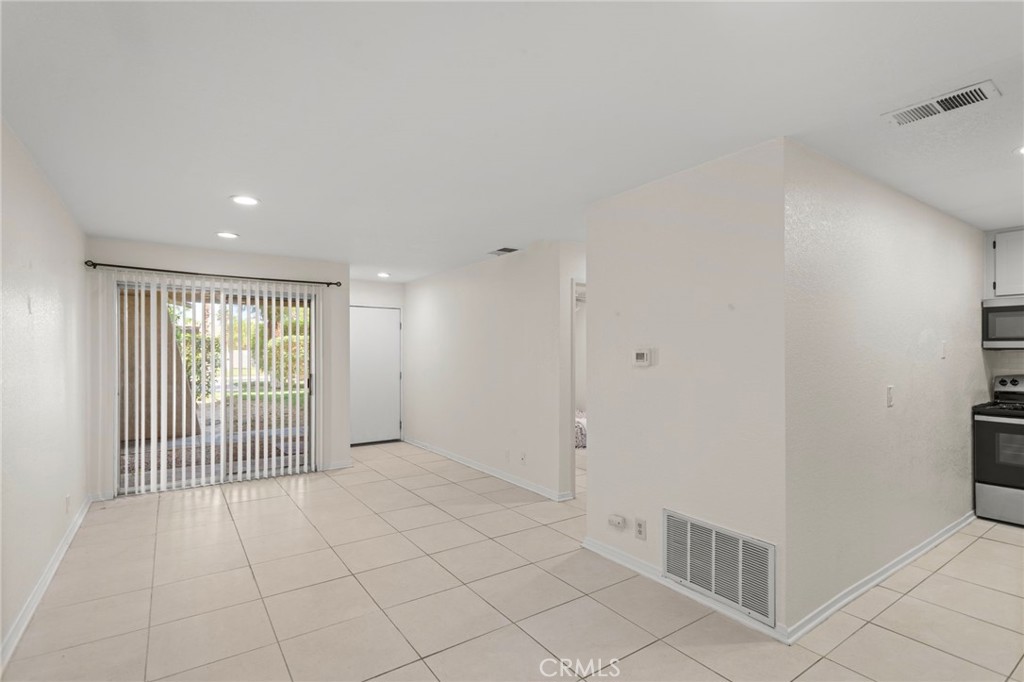 575 N Villa Court Property Photo 7