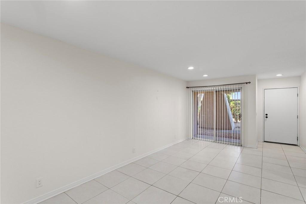 575 N Villa Court Property Photo 8