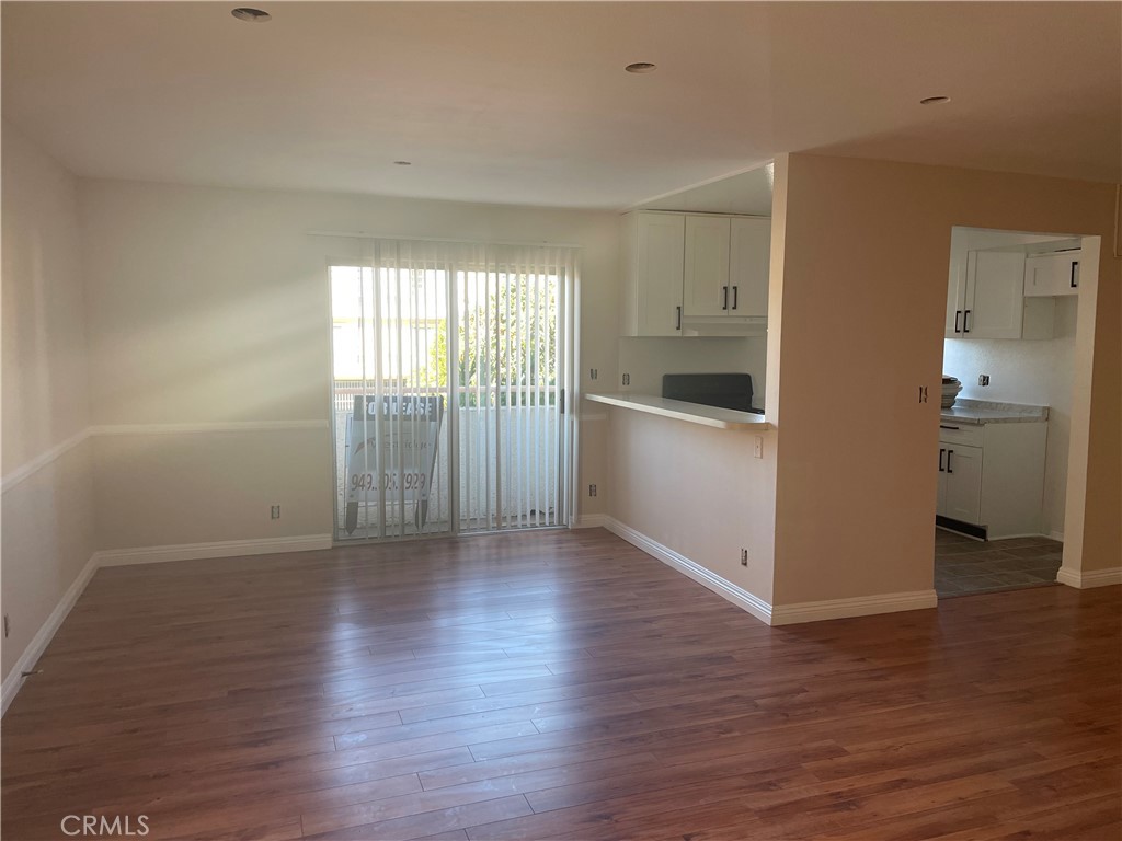 14758 Magnolia Boulevard 102 Property Photo 2