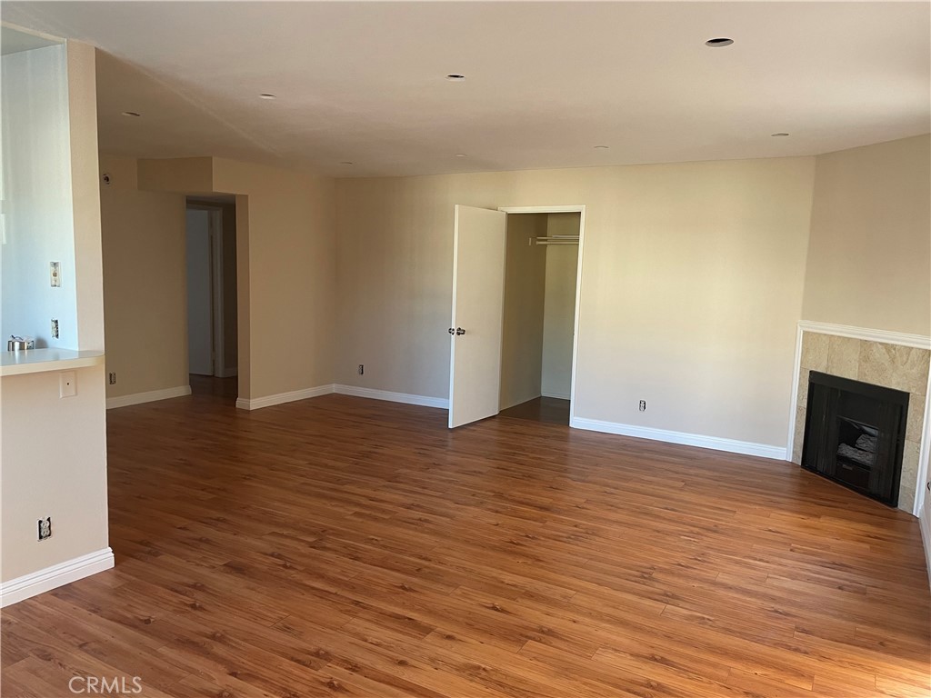 14758 Magnolia Boulevard 102 Property Photo 3