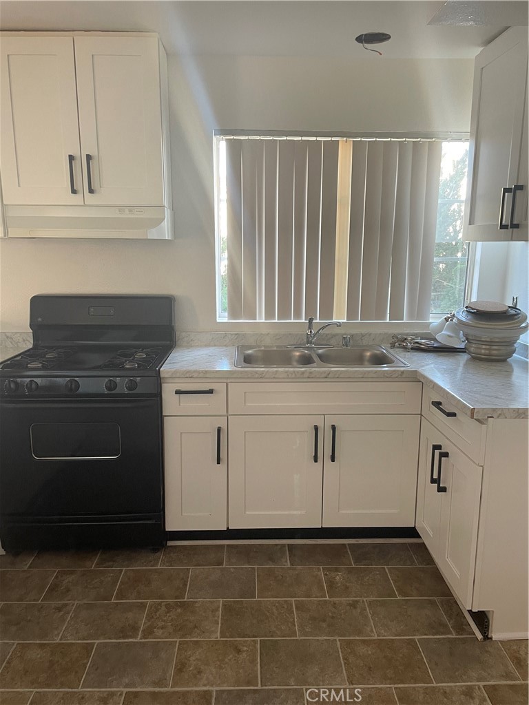 14758 Magnolia Boulevard 102 Property Photo 4