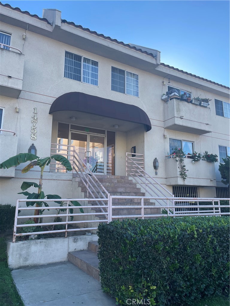 14758 Magnolia Boulevard 102 Property Photo 13