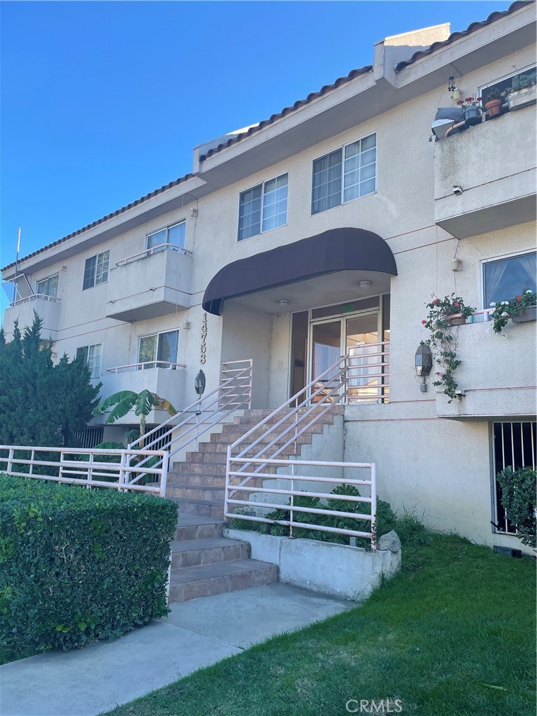 14758 Magnolia Boulevard 102 Property Photo 14