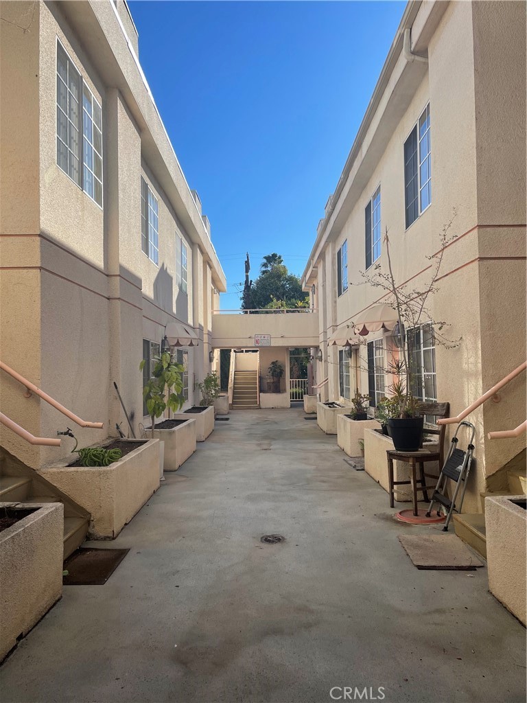 14758 Magnolia Boulevard 102 Property Photo 16