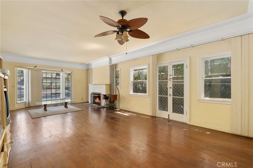 4458 Maplewood Avenue Property Photo 10
