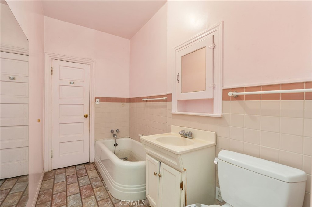 4458 Maplewood Avenue Property Photo 16
