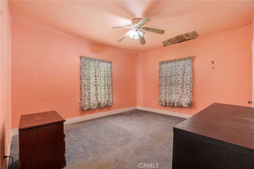 4458 Maplewood Avenue Property Photo 17