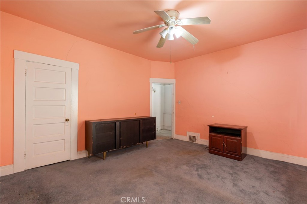 4458 Maplewood Avenue Property Photo 18