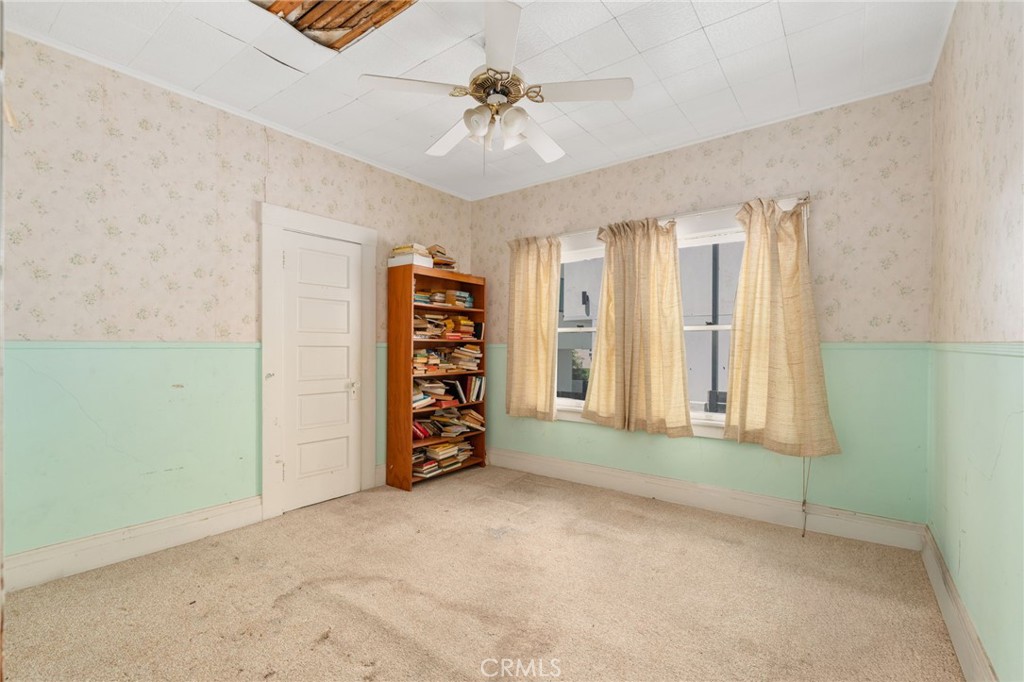 4458 Maplewood Avenue Property Photo 19