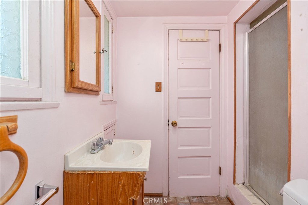 4458 Maplewood Avenue Property Photo 25