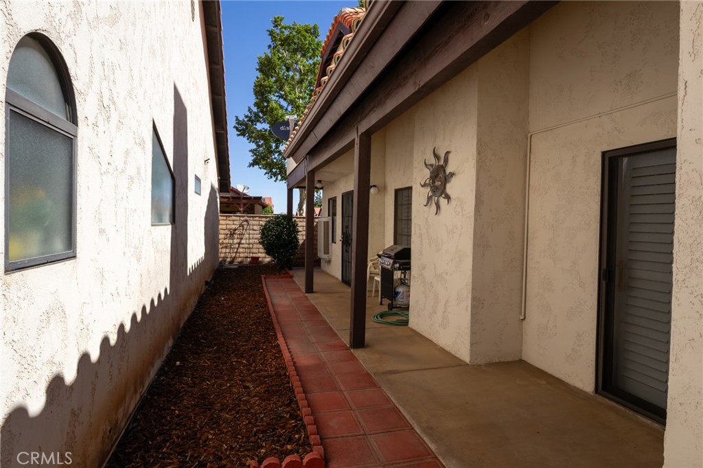 19258 Pine Property Photo 4