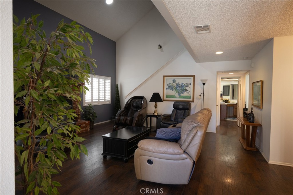 19258 Pine Property Photo 5
