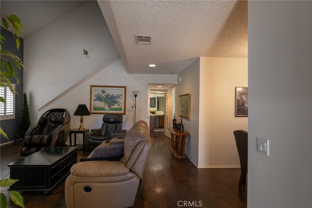 19258 Pine Property Photo 6