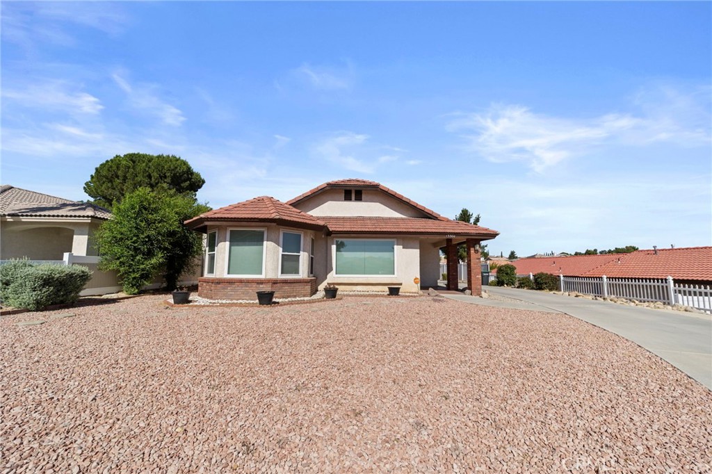 13300 Tamarisk Property Photo 3