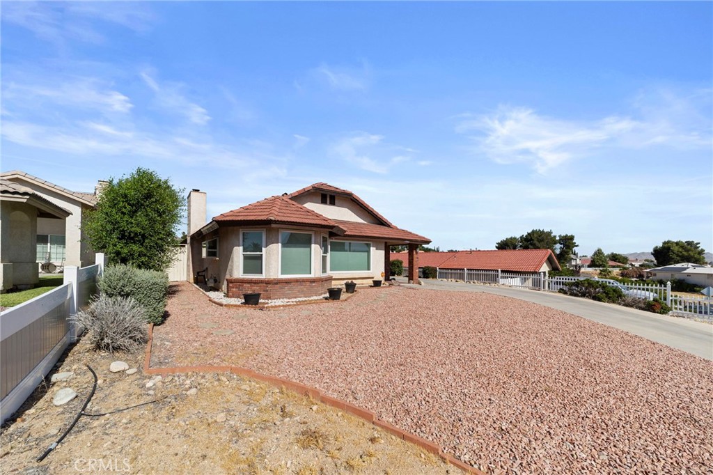 13300 Tamarisk Property Photo 5