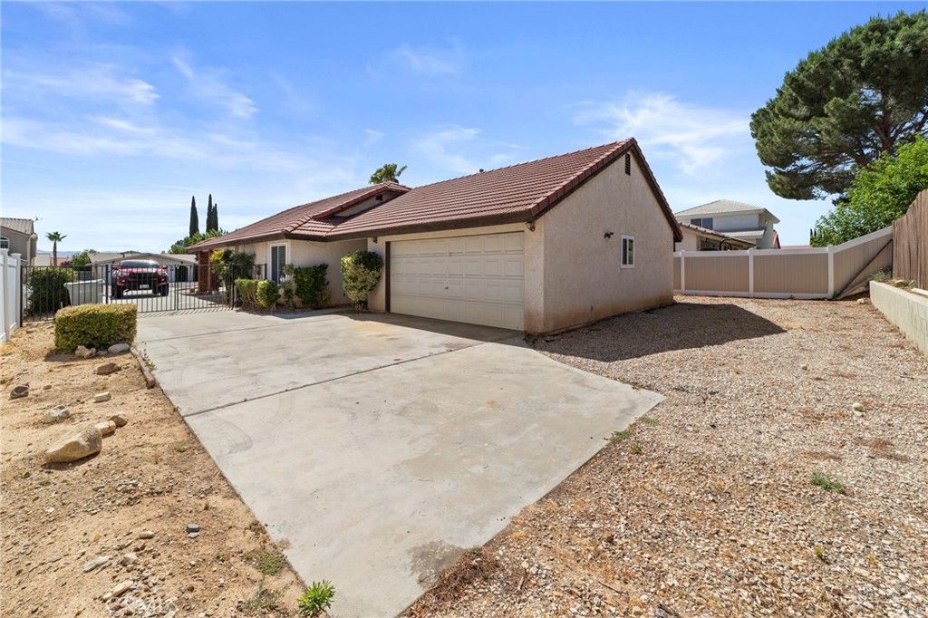 13300 Tamarisk Property Photo 31